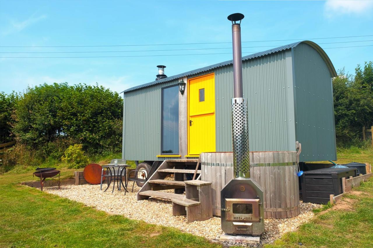 Kidwelly Glamping Hotel Exterior photo